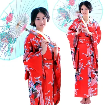 Sieviešu tradicionālo kimono formālas attire lomu spēlē fotogrāfija anime izpildes posmā sniegumu tērpi, peņuāri, peldmēteļi