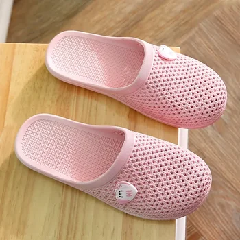 Sieviešu Čības Flip Flops Sandales vasarā iekštelpu sieviešu Kurpes 2023 Modes Izgriezums Plakana Papēža Slaidi Antislip Ladie Pludmales Čības