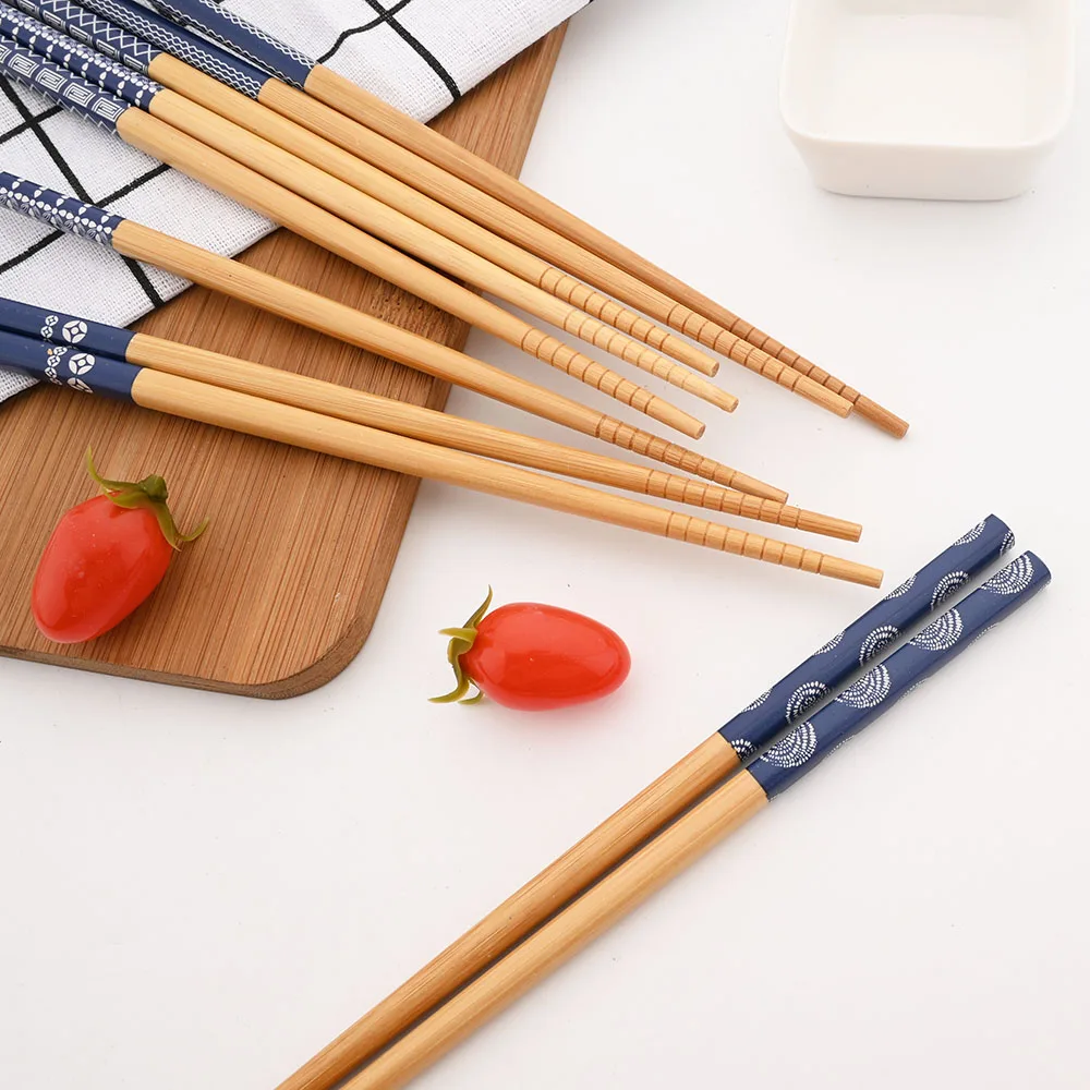 1Pair Zilā Atkārtoti Roku darbs Chopstick Bambusa Japāņu Dabīgā Koka Irbulīši Suši Pārtikas Ziedu Koka Karbonāde Nūjas Trauki4