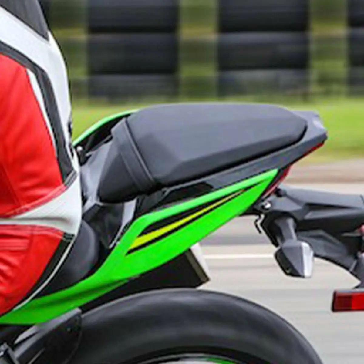 Motociklu Melns Aizmugures Pasažieru Sēdekļa Pillion Par Kawasaki Z400 2019-2023 Ninja 400 EX400 2018-2023 2020 20215